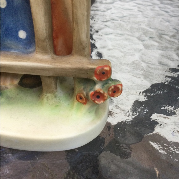 Hummel - Picture 4 of 6